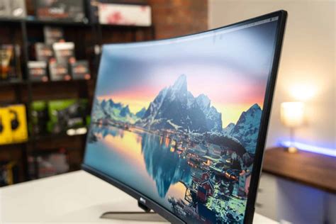 is a curved monitor better for gaming.